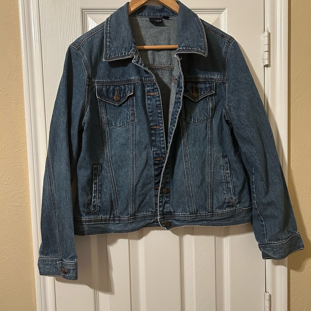 Sonoma Women’s Jean Jacket. Size L